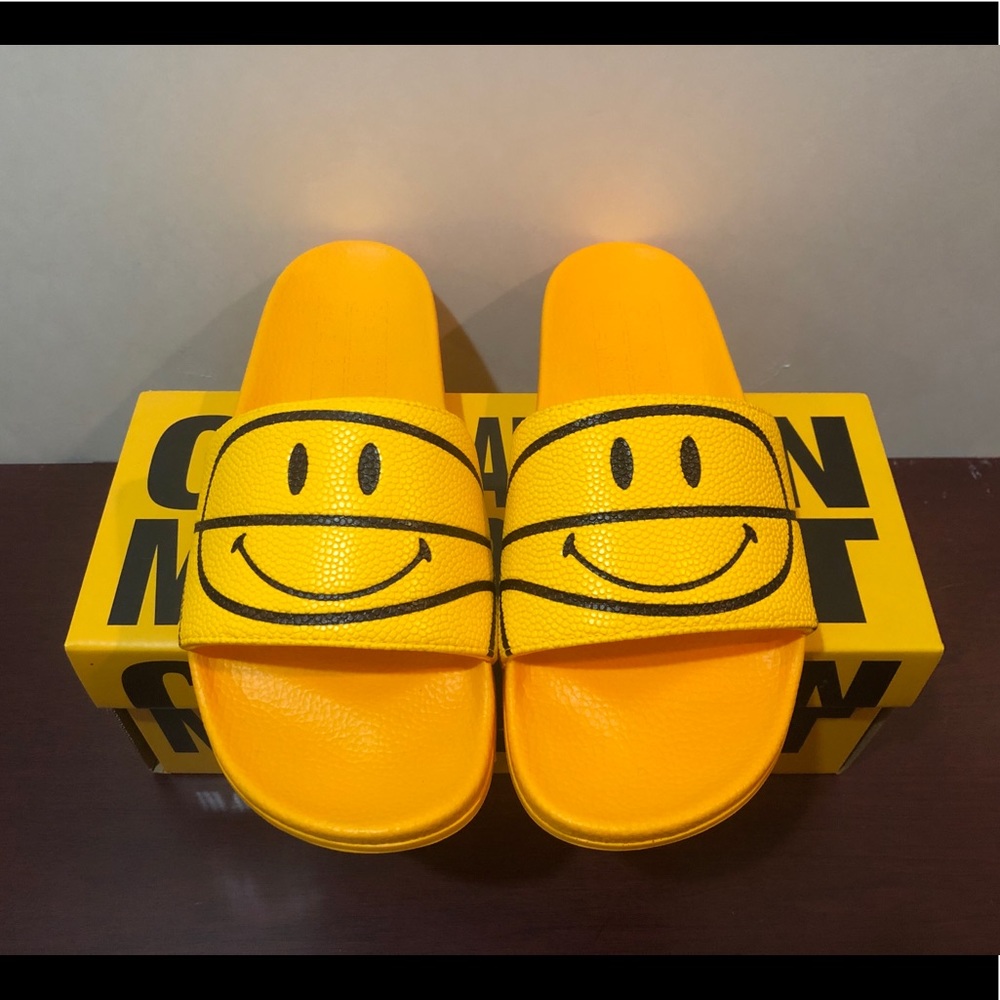 Chinatown Market Smiley Face Slide, Various Sizes